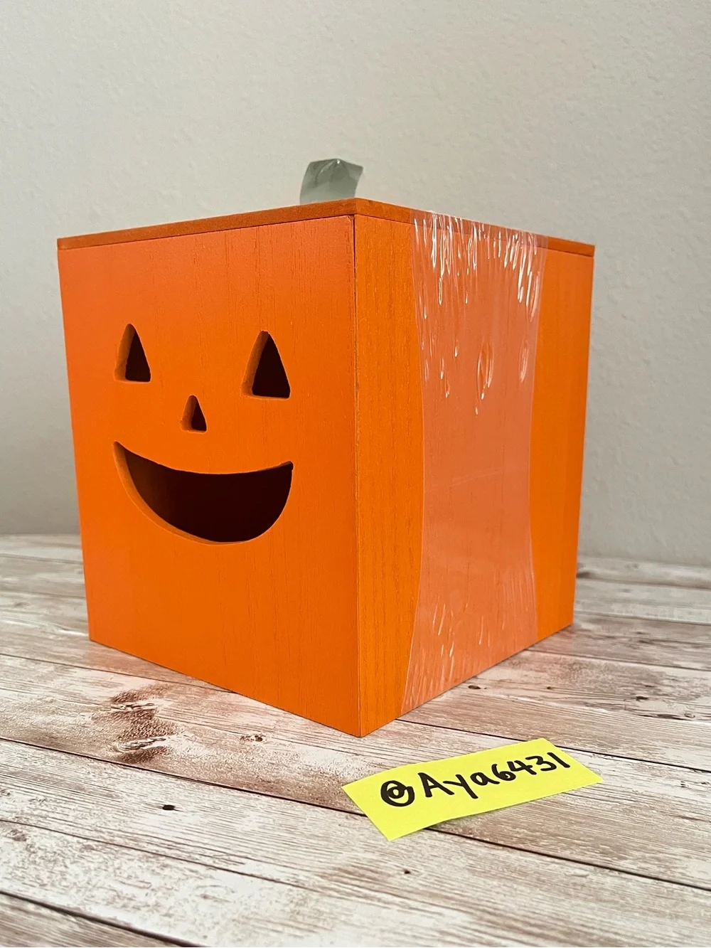 Target Bullseye Wooden Pumpkin Halloween Tissue Holder🌸